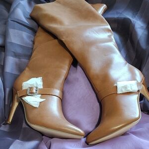 Elegant Tan Women's Boots